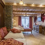 Z Widokiem Na Tatry Cztery Pory Roku كوشتيليسكا