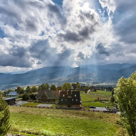Z Widokiem Na Tatry Cztery Pory Roku Kościelisko